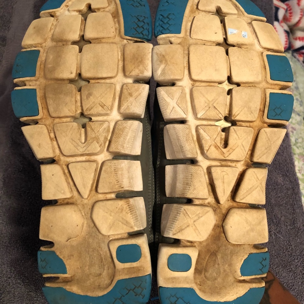 Nike's - Picture 6 of 6